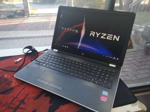 WOW!!***8TH GEN i7**HP 15***i7-8550U*QUAD CORE*RADEON 530 4GB DEDICATED*